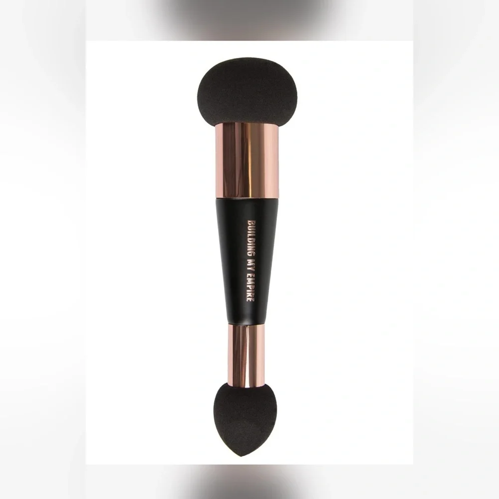 NEW REALHER Building My Empire Makeup Applicator Brush New in Box